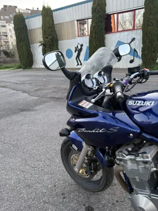 Suzuki Bandit S Azul