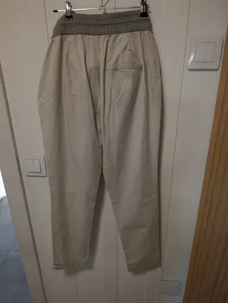 Pantalón Zara beige