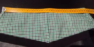 Falda mini y camiseta FAKE