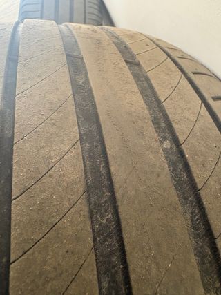 Llantas Ford 17 pulgadas 5 tornillos