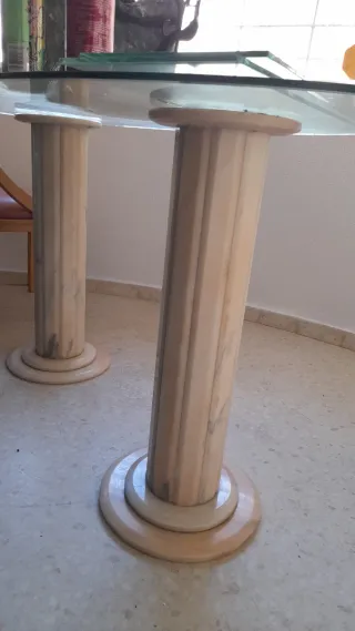 Mesa redonda mármol y cristal