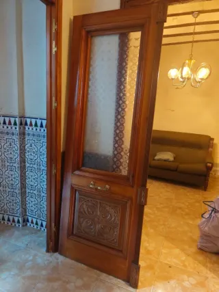 Puerta de madera con cristal PRECIO A CONVENIR