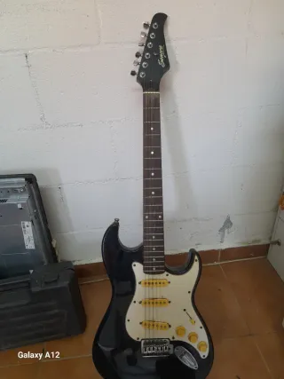 Guitarra Sonora Eléctrica