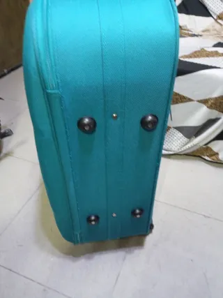 Maleta de viaje color turquesa