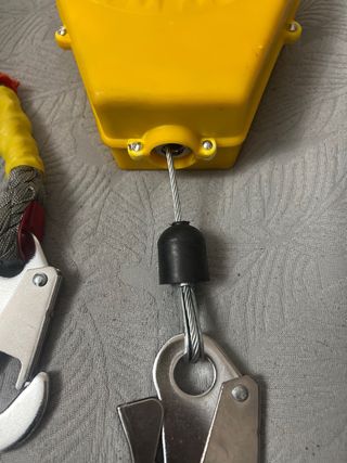 Retenedor anticaídas 10m 150kg