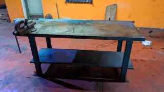 Banco de trabajo de acero muy fuerte