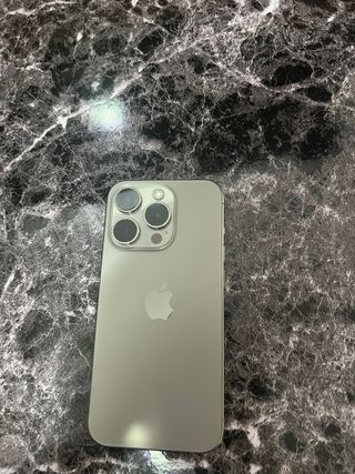 iPhone 15 Pro Batería 87%