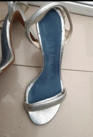 Sandalias Bimba y Lola plateadas T.36