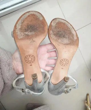 Sandalias Bimba y Lola plateadas T.36