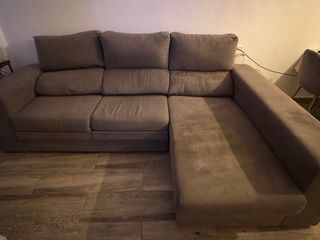 Sofá chaiselongue gris tela