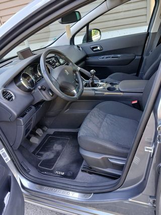 Peugeot 3008 2011