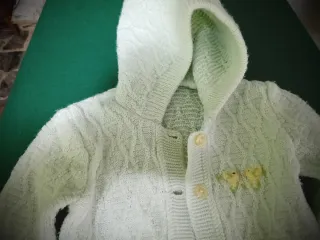 Cardigan con cappuccio per neonati