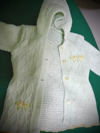 Cardigan con cappuccio per neonati
