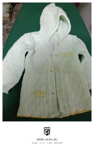 Cardigan con cappuccio per neonati