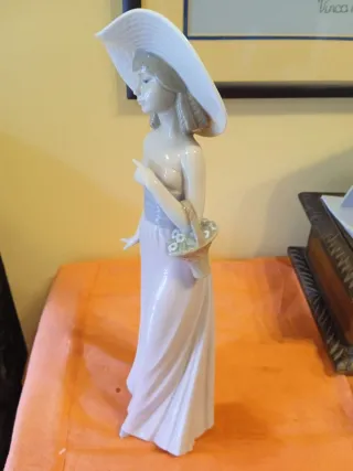 Figura Nao de porcelana