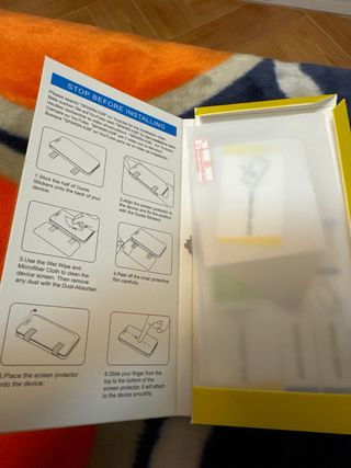 Funda transparente + 2 protectores pantalla