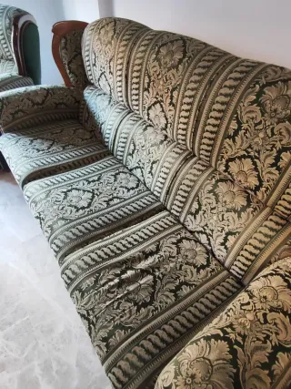 Sofá y 2 sillones de tela y madera