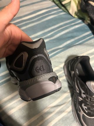 Asics Gel NYC Negro y Gris