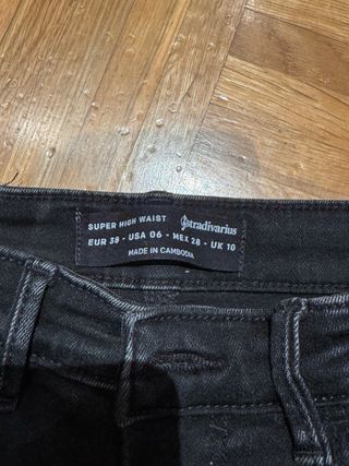 Pantalón pitillo negro