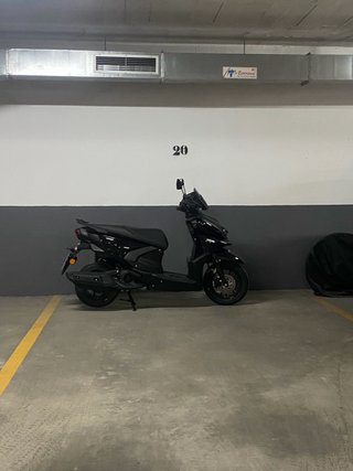 Yamaha Scooter Negra Automática