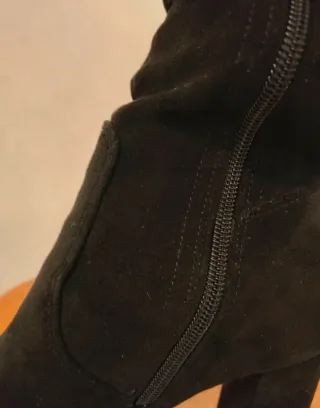 Stivali scamosciati sopra il ginocchio