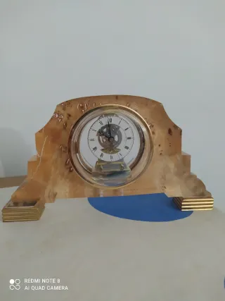 Reloj de sobremesa antiguo