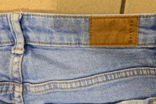 Jeans Bershka vita alta strappati S,ottimi