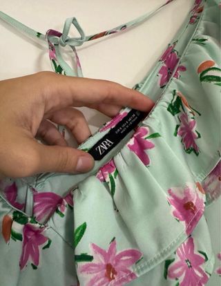 Vestido Zara satinado flores