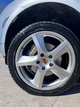 Llantas Porsche Cayenne 20’ + Neumáticos