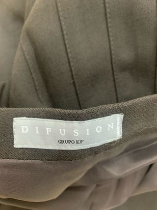 Falda recta marron. Talla 46. Kina Fernanadez