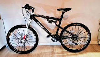 Bicicleta de Carbono Doble Suspensión