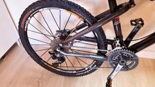 Bicicleta de Carbono Doble Suspensión