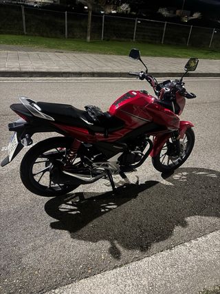 Honda CB125F Roja Moto Naked Manual