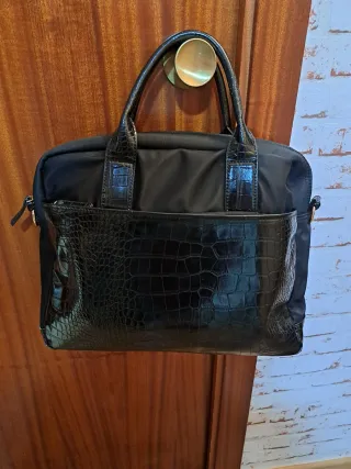 Bolso negro efecto piel cocodrilo