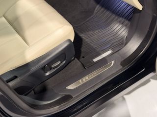 Land Rover Range Rover Velar 2.0 D180 132kW R-Dynamic SE 4WD Auto