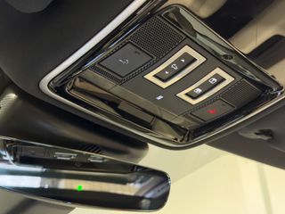 Land Rover Range Rover Velar 2.0 D180 132kW R-Dynamic SE 4WD Auto