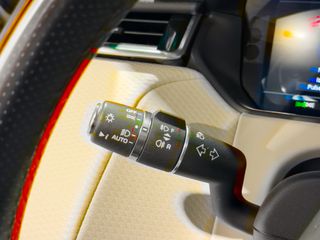 Land Rover Range Rover Velar 2.0 D180 132kW R-Dynamic SE 4WD Auto