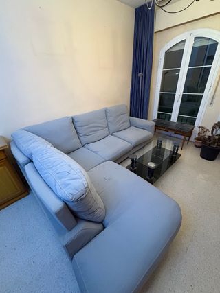 Sofá chaise longue gris claro