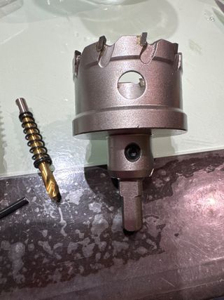 Sierra de corona 52 mm con broca guía