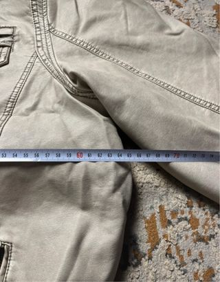 Chaqueta de cuero estilo bomber color blanco