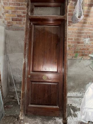 Puerta madera maciza