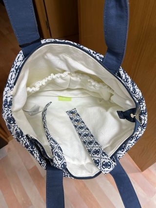 Bolso Guess estampado nuevo con etiquetas,