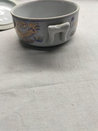 Tigela de porcelana com tampa dragão