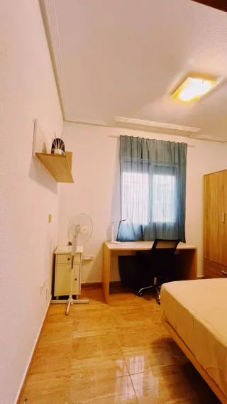 Se vende piso bajo en la ñora