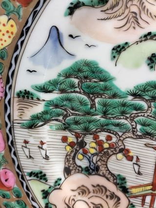 Prato de porcelana oriental pintado