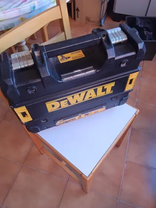 MALETÍN DEWALT
