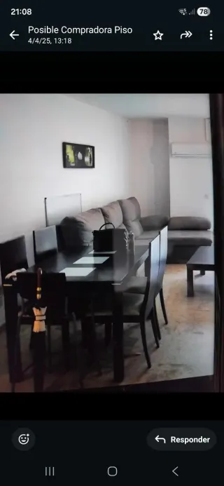 Mesa y 4 sillas de comedor