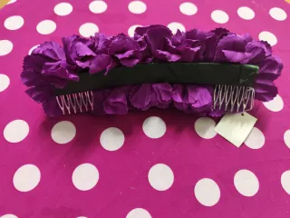 Flores para el cabello moradas