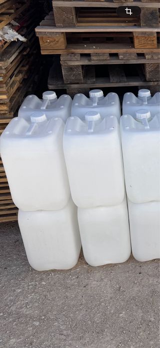 4 Garrafas de Plástico 25L