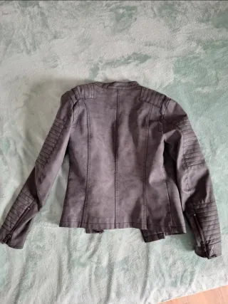 Cazadora polipiel marca Only